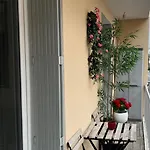 F2 Climatise Centre St Raphael Plages 900 M Et Gare Apartment *