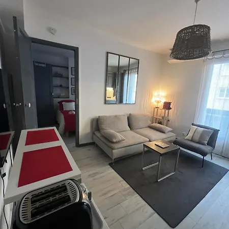 F2 Climatise Centre St Raphael Plages 900 M Et Gare * Сен-Рафаель