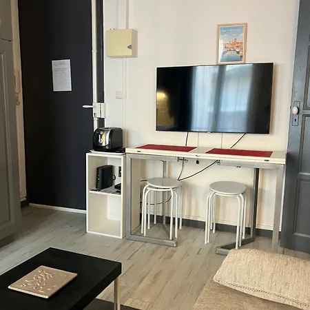 Apartment F2 Climatise Centre St Raphael Plages 900 M Et Gare