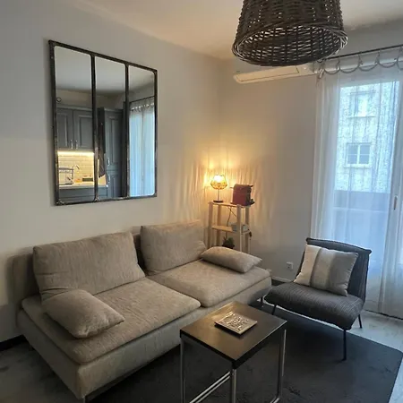 Апартаменти F2 Climatise Centre St Raphael Plages 900 M Et Gare Сен-Рафаель