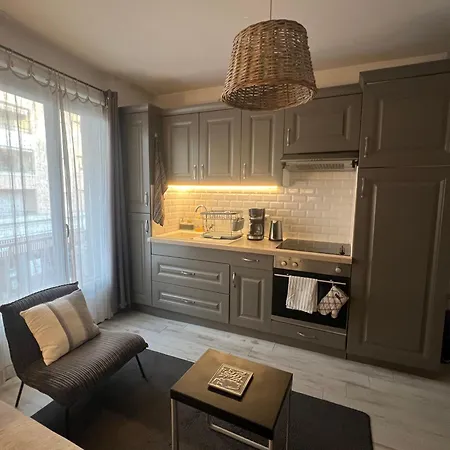 Апартаменти F2 Climatise Centre St Raphael Plages 900 M Et Gare Сен-Рафаель
