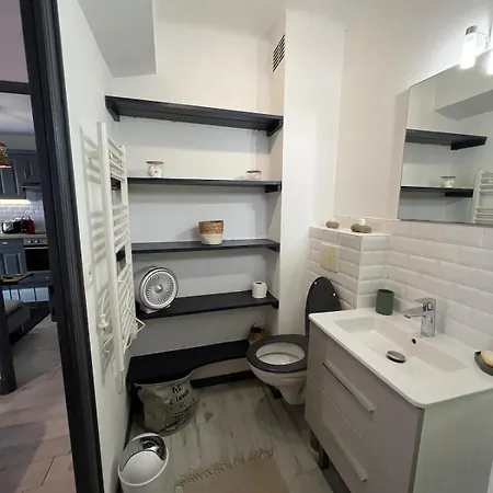 F2 Climatise Centre St Raphael Plages 900 M Et Gare