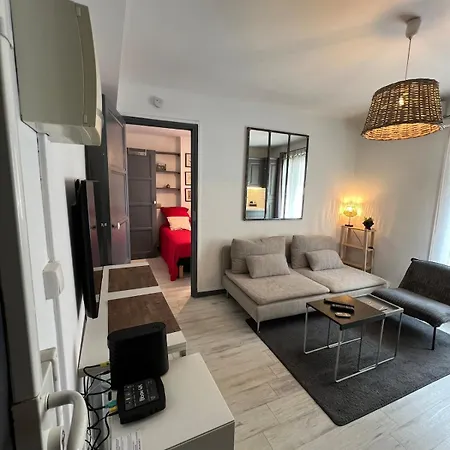 F2 Climatise Centre St Raphael Plages 900 M Et Gare