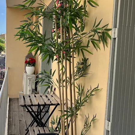 F2 Climatise Centre St Raphael Plages 900 M Et Gare * Сен-Рафаэль